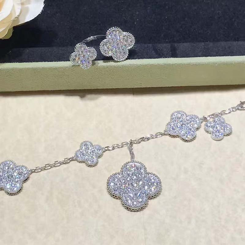 Aura CLOVER 6 MOTIVE SILBER DIAMANT ARMREIF