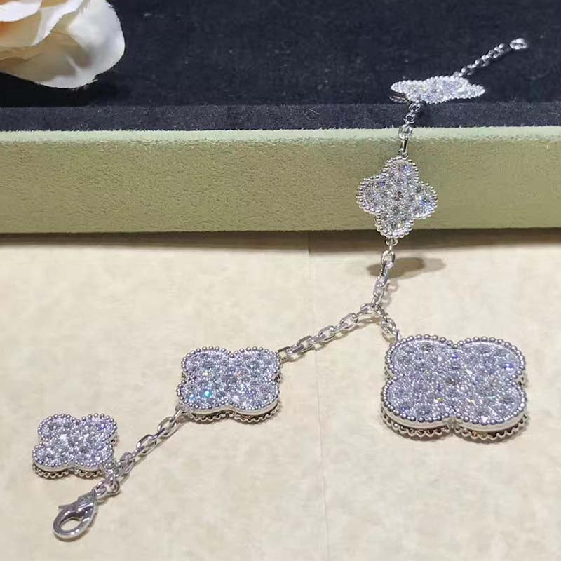 Aura CLOVER 6 MOTIVE SILBER DIAMANT ARMREIF