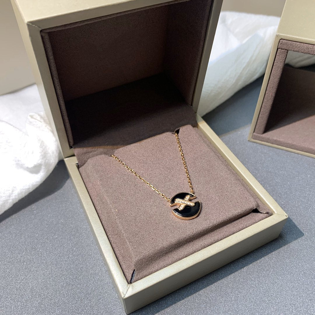 Aura JEUX DE PINK GOLD DIAMOND NECKLACE