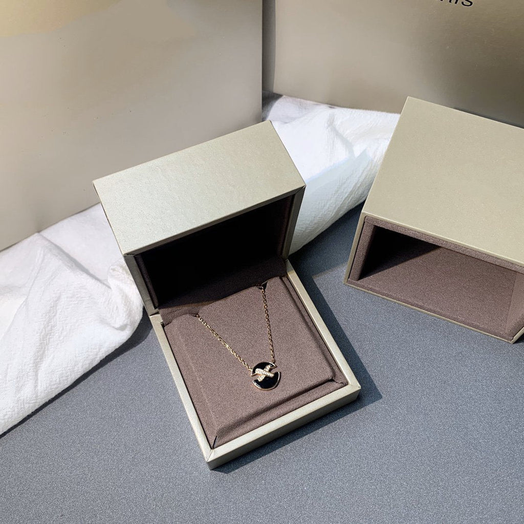 Aura JEUX DE PINK GOLD DIAMOND NECKLACE
