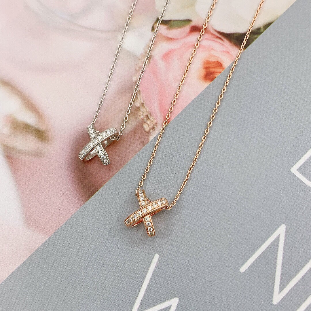 Aura JEUX DE DIAMOND NECKLACE