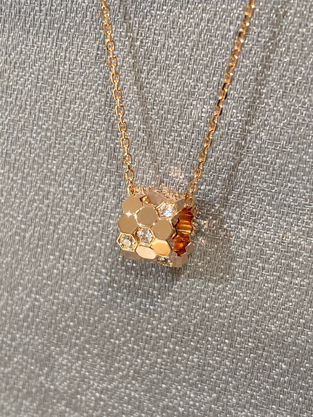 Aura BEE LOVE DIAMOND NECKLACE