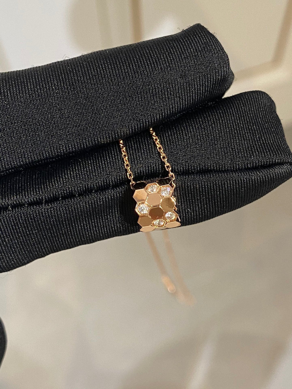 Aura BEE LOVE DIAMOND NECKLACE