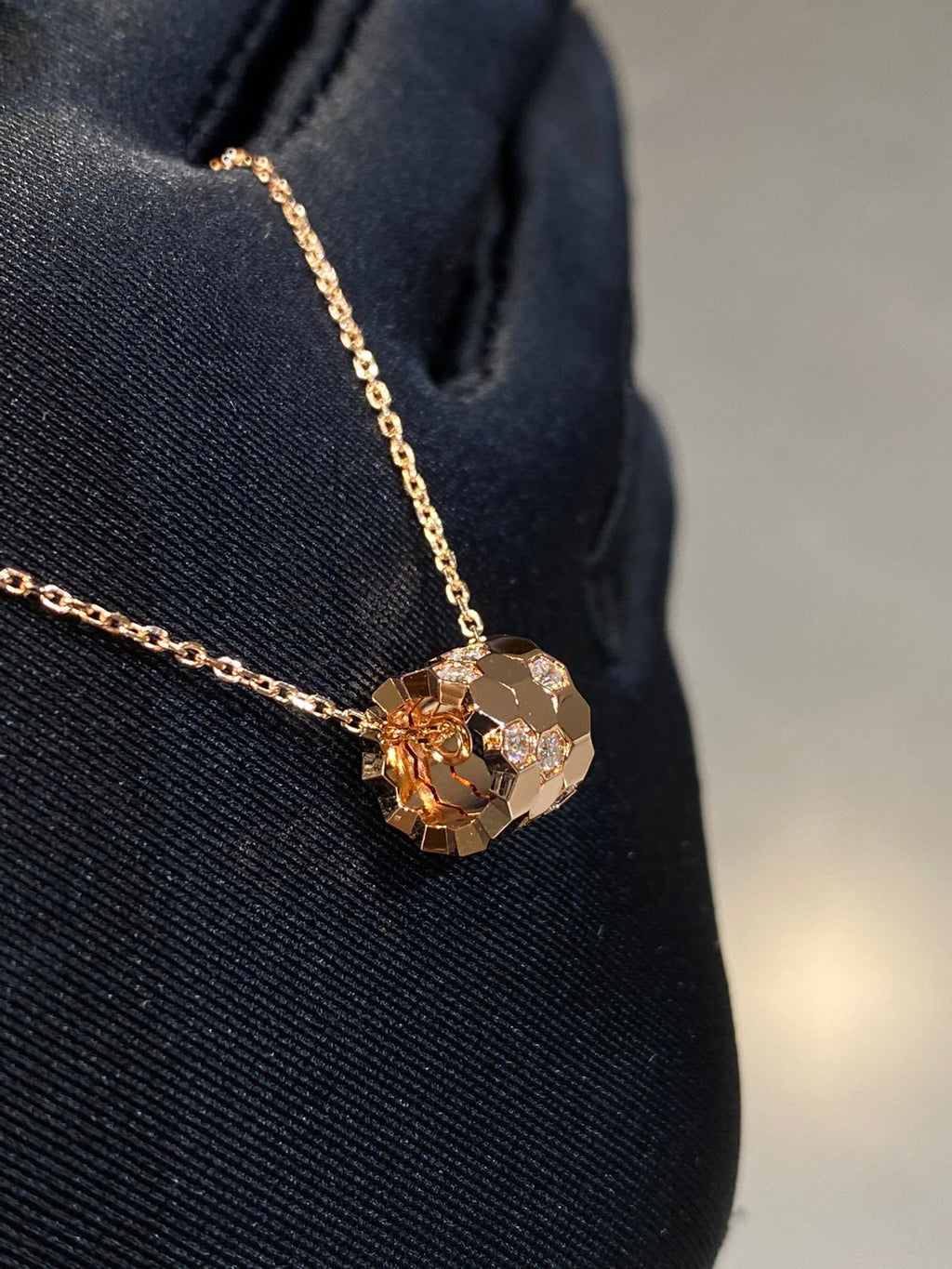 Aura BEE LOVE DIAMOND NECKLACE