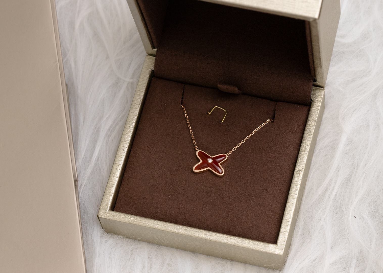 Aura JEUX DE NECKLACE 1 DIAMOND