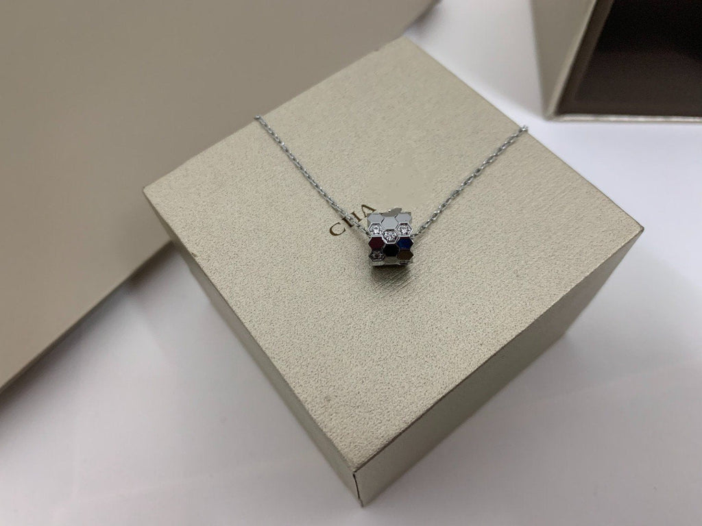 Aura BEE LOVE DIAMOND NECKLACE
