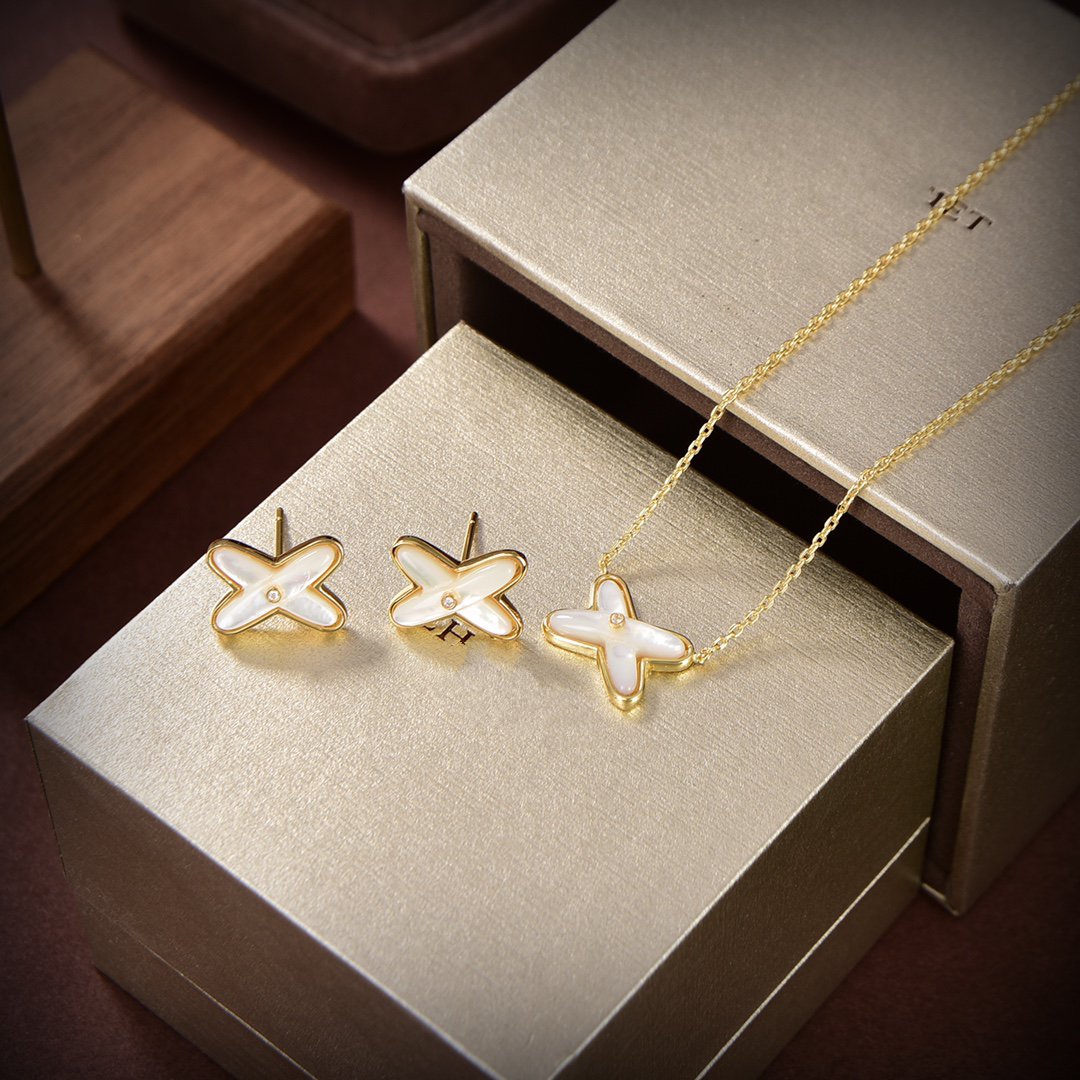 Aura JEUX DE WHITE MOP GOLD DIAMOND EARRINGS