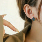 Aura CLOVER MEDIUM 1 MOTIFS  ONYX STUD EARRINGS