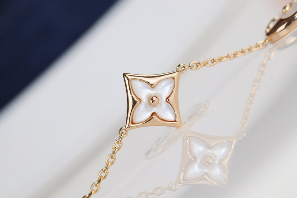 Aura LEAF CLOVER ARMBAND