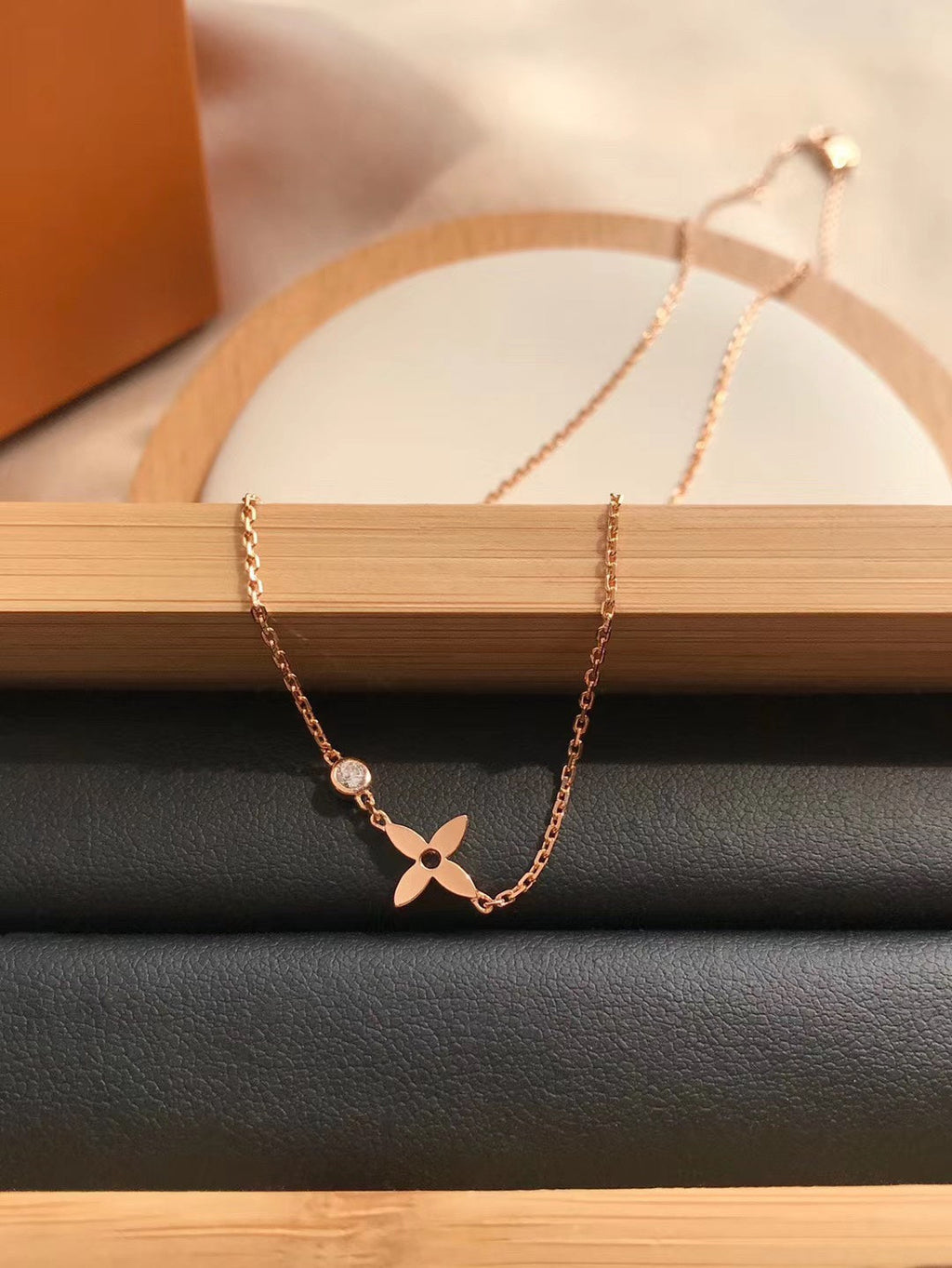 Aura BLOSSOM PENDANT PINK GOLD AND DIAMOND