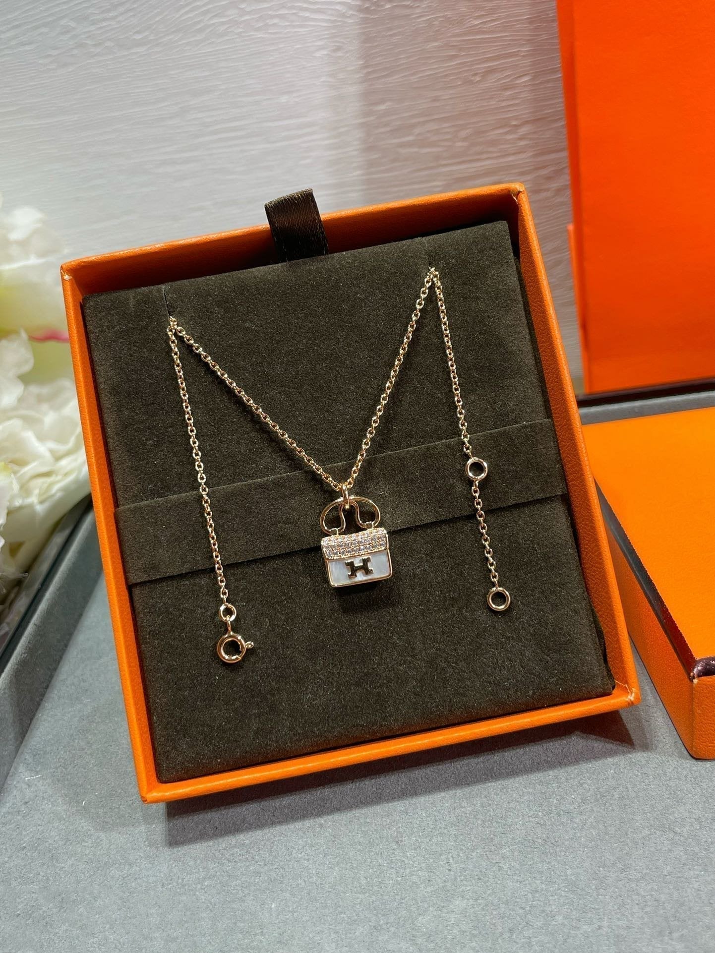 Aura H CIRCE MOISSANITE PENDANT NECKLACE GOLD