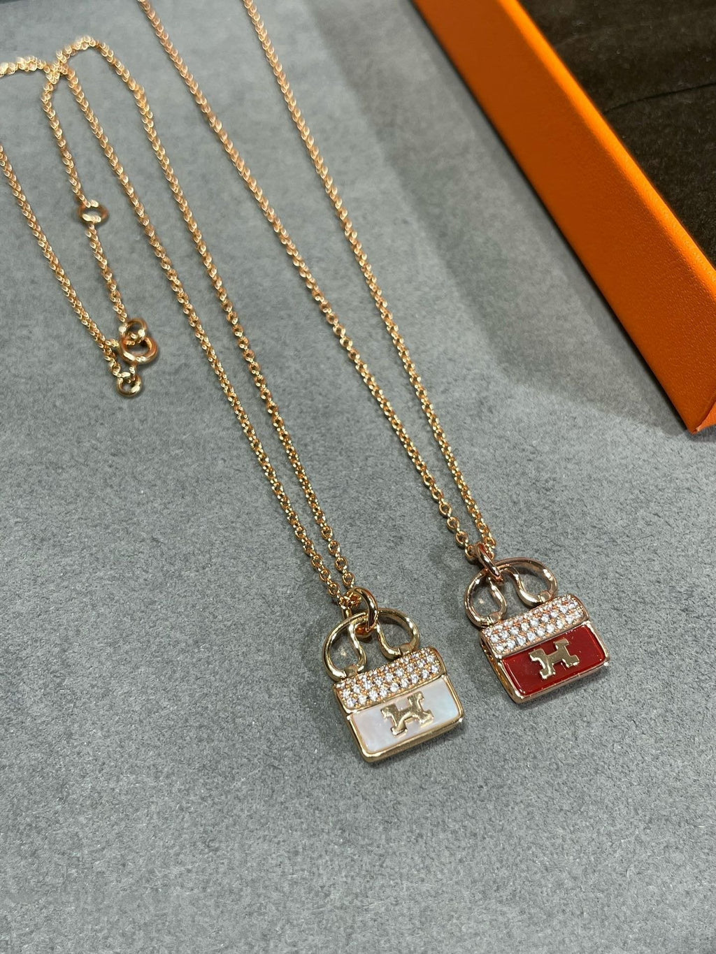 Aura H CIRCE MOISSANITE PENDANT NECKLACE GOLD