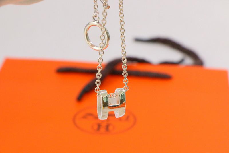 Aura HM NECKLACE H LETTER OVAL SERIES