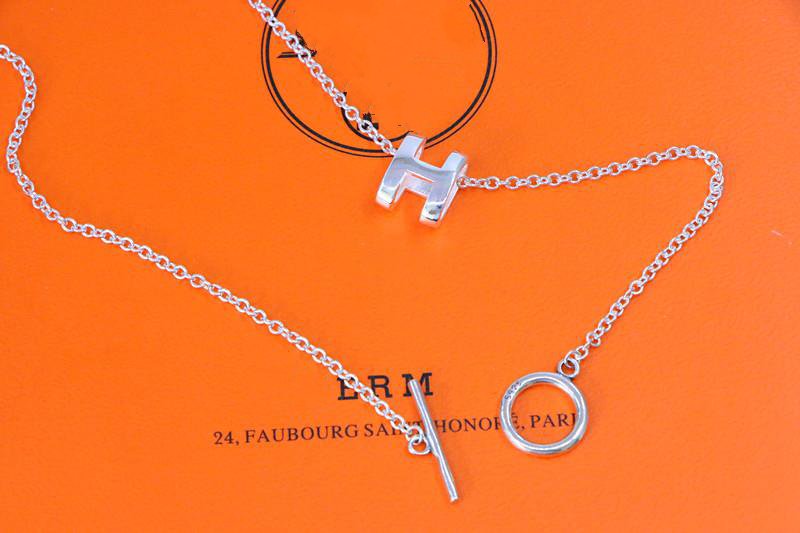 Aura HM NECKLACE H LETTER OVAL SERIES
