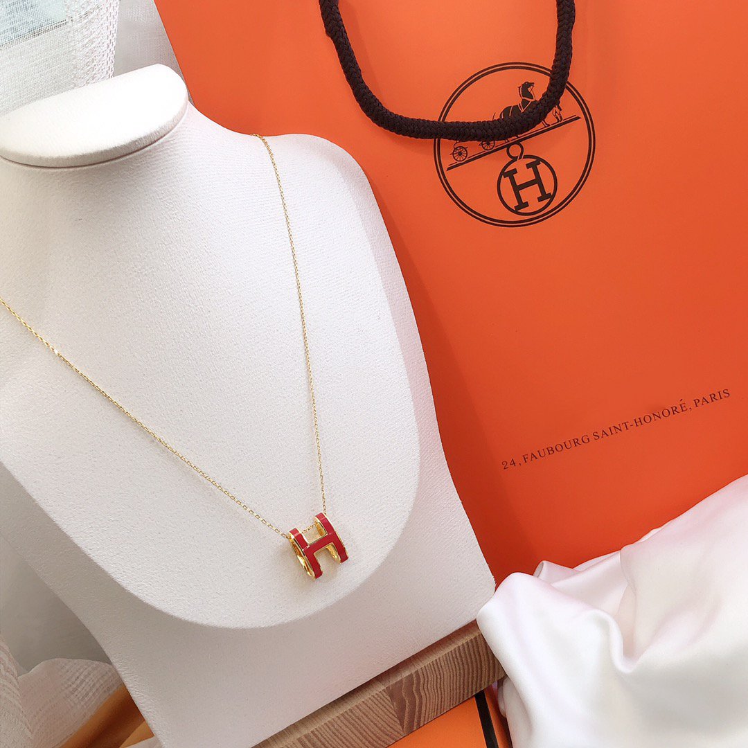Aura HM CLIC RED ENAMEL GOLD NECKLACE