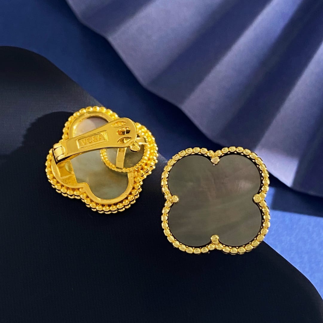 [Aura ]CLOVER  20MM GRAY MOP EARRINGS