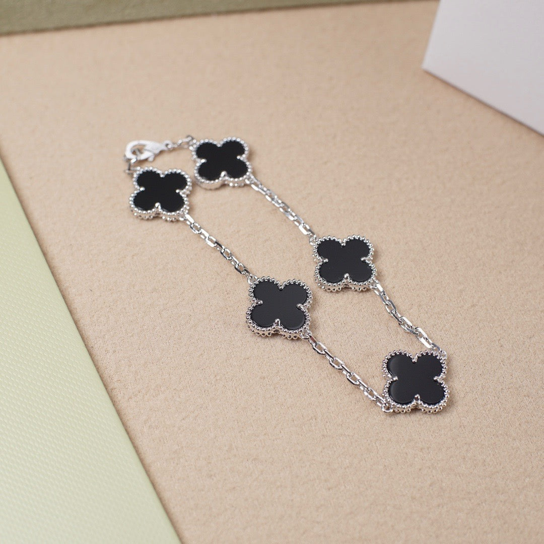 [Aura ]New CLOVER 5 MOTIF ONYXS BRACELET COLLECTION