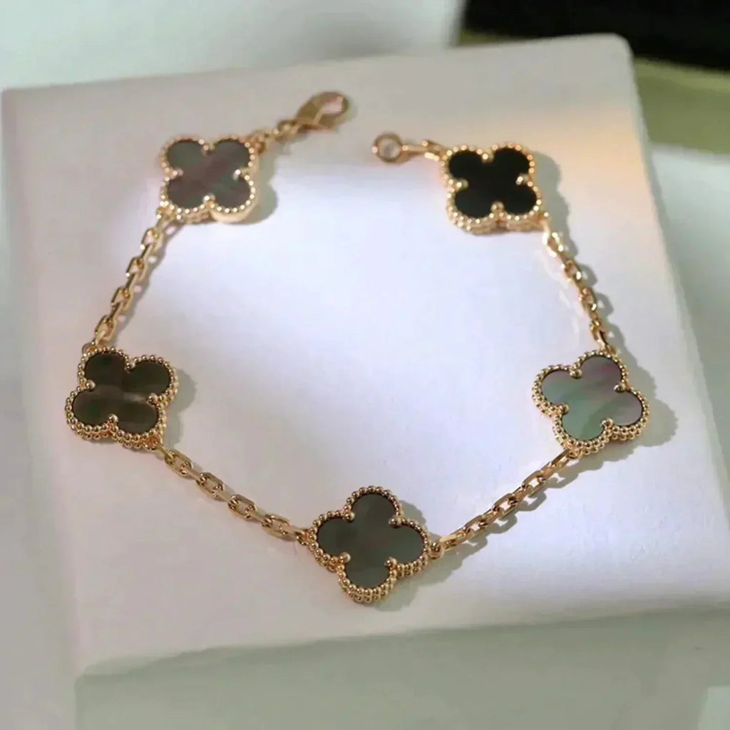 [Aura ]New CLOVER 5 MOTIF GRAY MOP BRACELET COLLECTION
