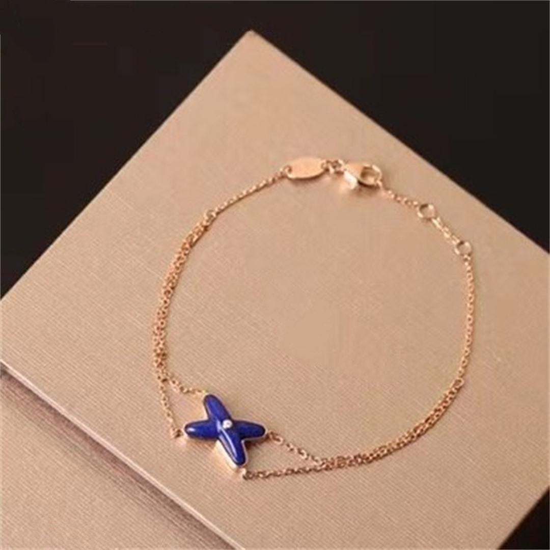Aura Hollow Design Four-Leaf Clover Flower Shape Ring