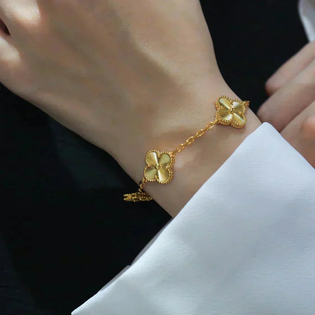 [Aura ]New  CLOVER 5 MOTIF LASER BRACELET COLLECTION