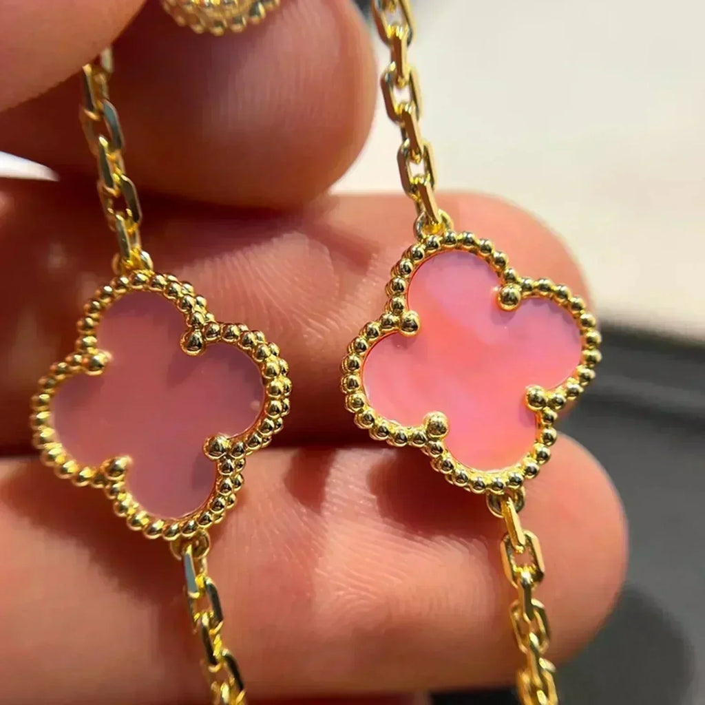 [Aura ]Neue CLOVER 5 MOTIVE ROSÉ-PERLMUTT-ARMBAND-KOLLEKTION