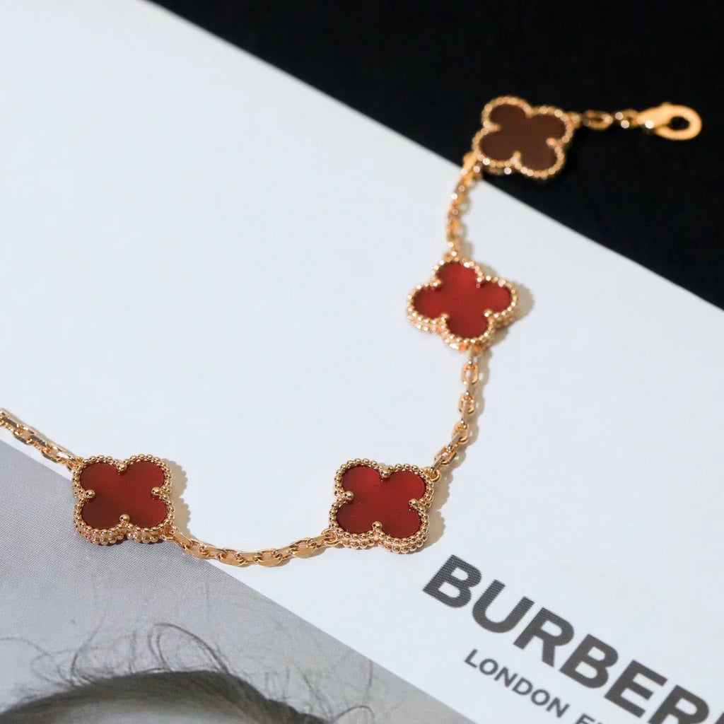 [Aura ]Neue Kollektion CLOVER 5 MOTIF ROTER CORNELIAN-ARMBÄNDER