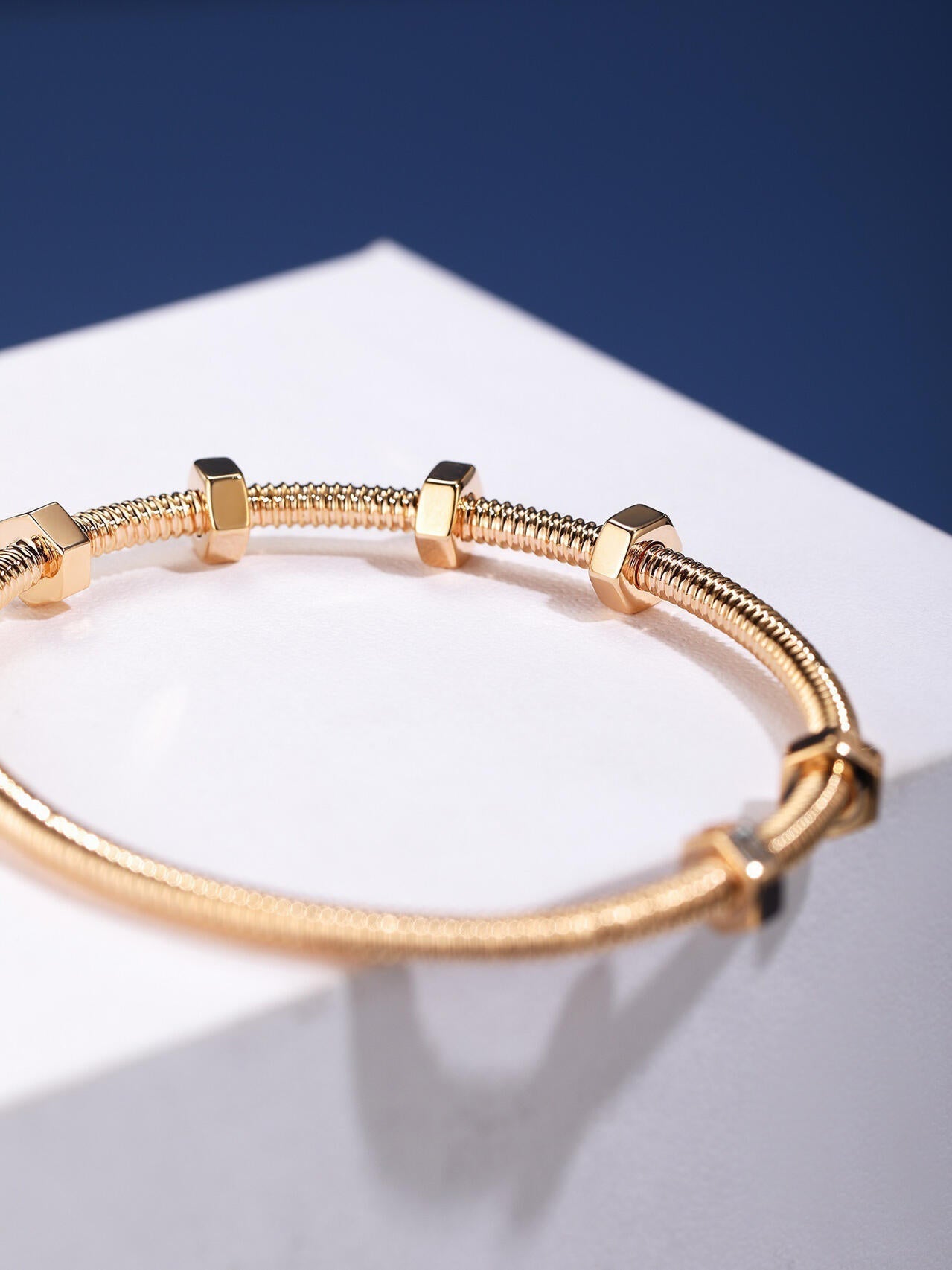 [Aura ]CT THREADED BRACELET