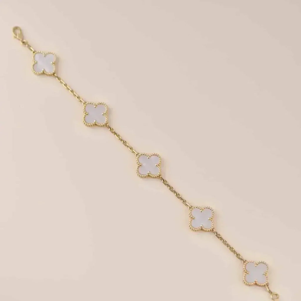 [Aura ]Neue CLOVER WHITE PEARL MOP 5 MOTIV ARMBAND-KOLLEKTION