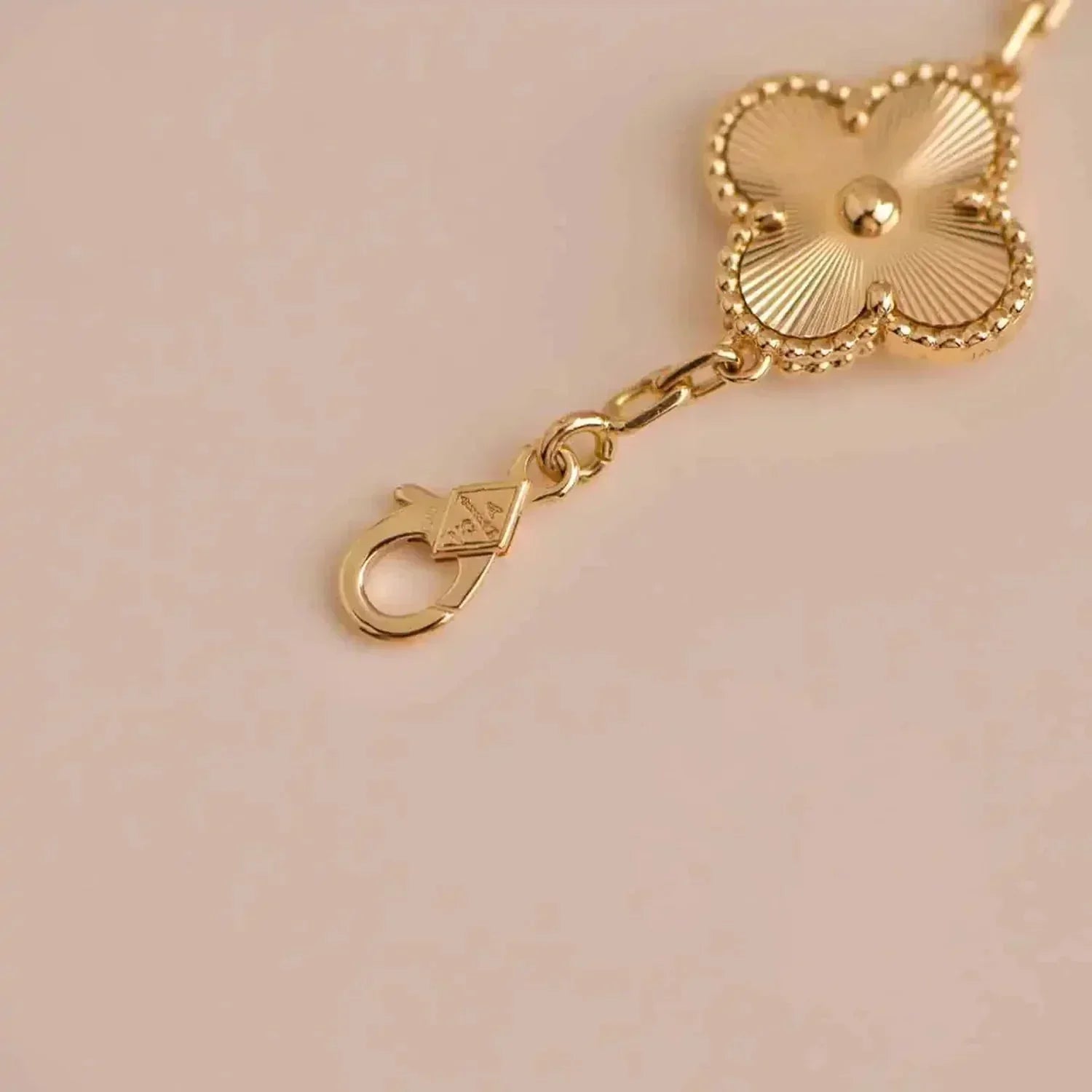 [Aura ]New  CLOVER 5 MOTIF LASER BRACELET COLLECTION