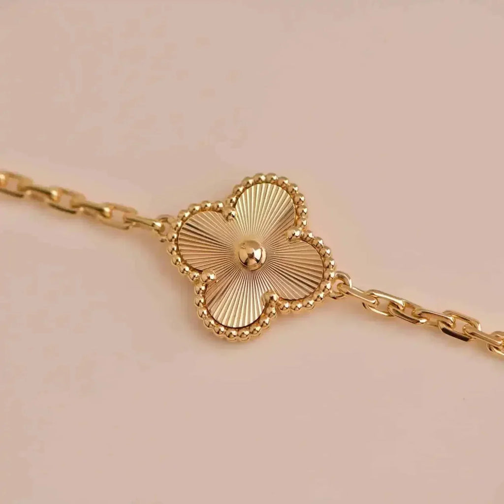 [Aura ]New  CLOVER 5 MOTIF LASER BRACELET COLLECTION