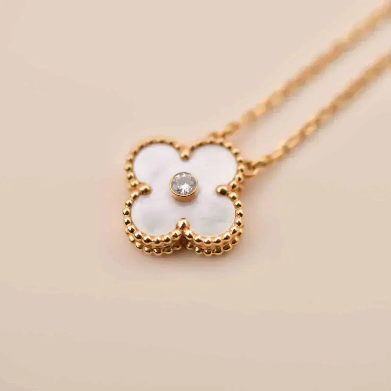 Aura CLOVER 15MM DIAMOND WHITE FRITILLARIA NECKLACE