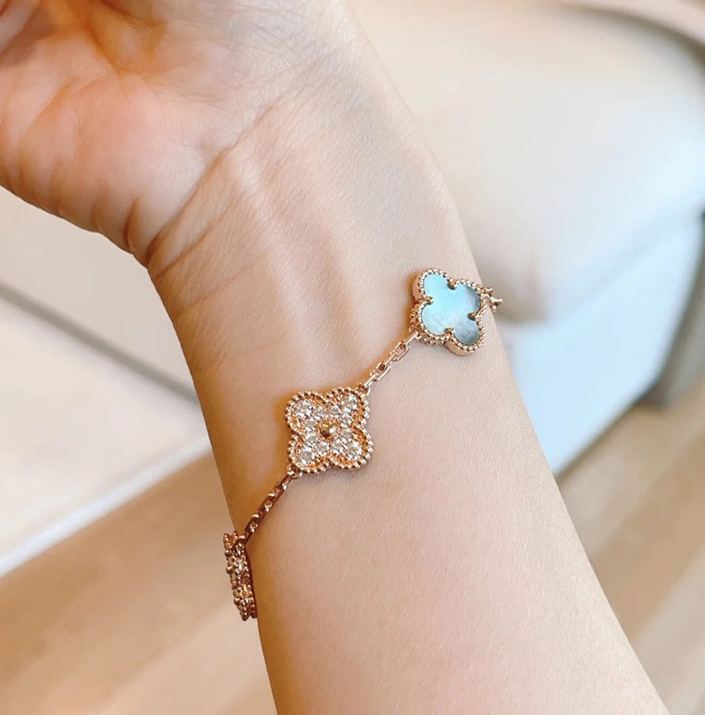 [Aura ]New CLOVER 5 MOTIF GRAY MOP BRACELET COLLECTION