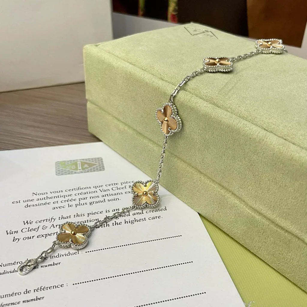 [Aura ]New  CLOVER 5 MOTIF LASER BRACELET COLLECTION