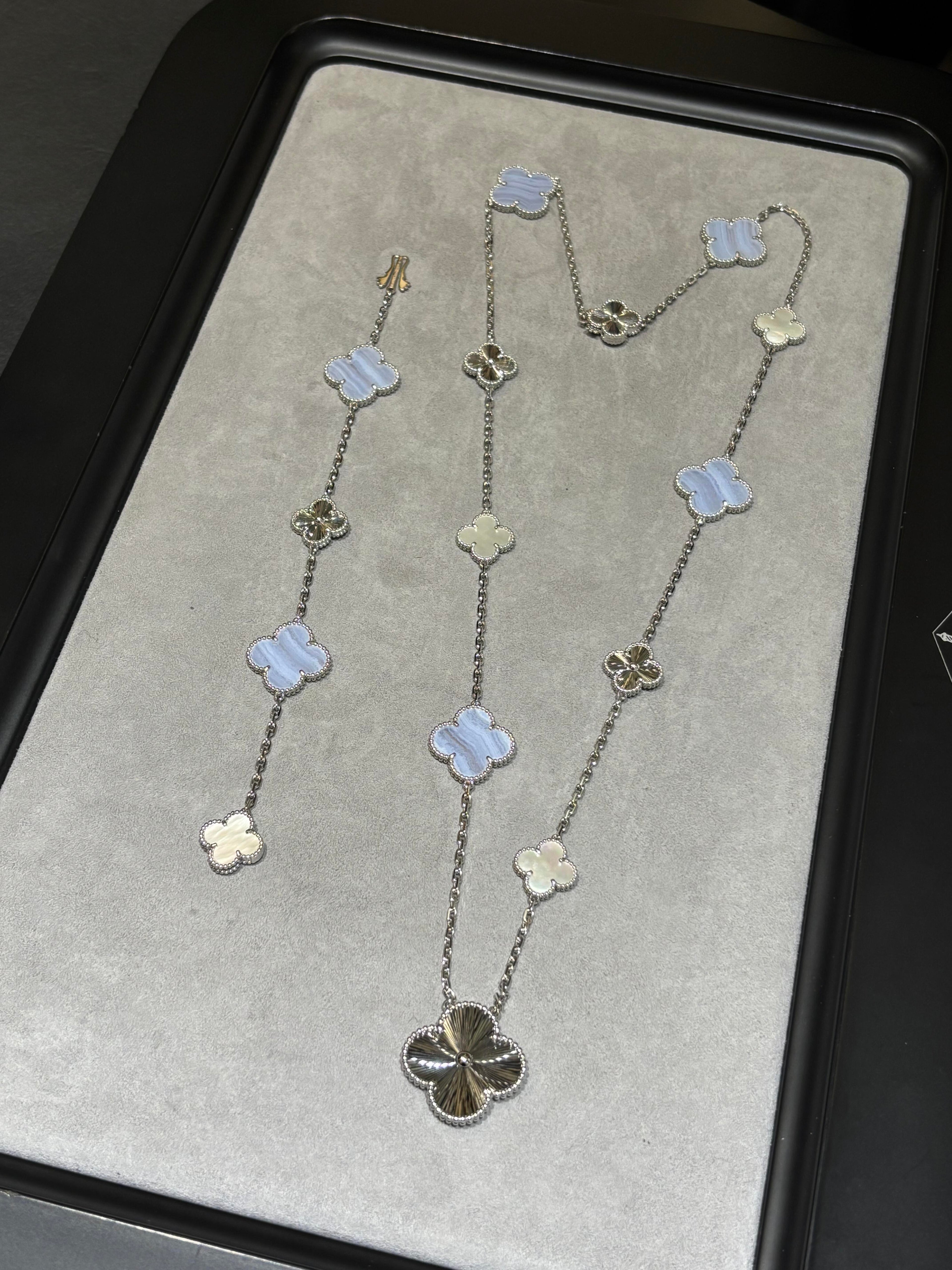 [Aura ] 25 NEW CLOVER 15 MOTIFS PURPLE CHALCEDONY