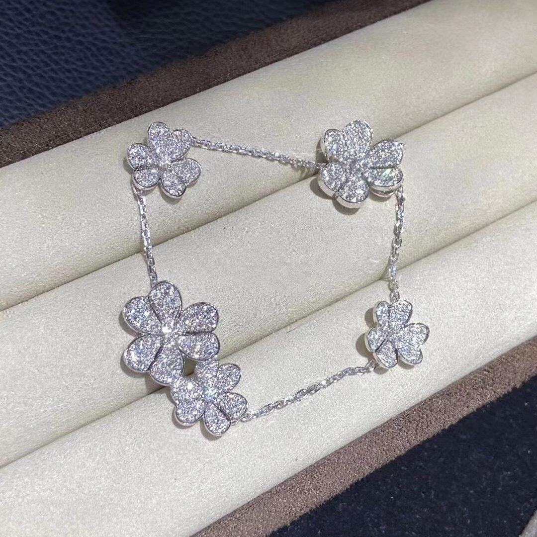 Aura FRIVOLE SILBERNES ARMBAND MIT 5 BLÜTEN