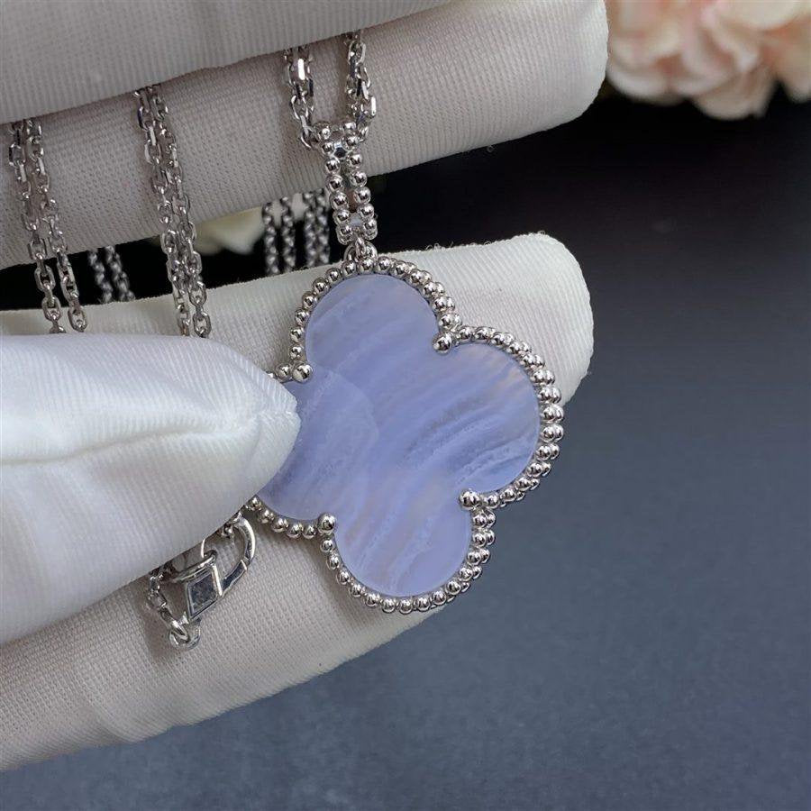 Aura CLOVER SILBER CHALCEDON GROSSE KLEEB LATT HALSKETTE