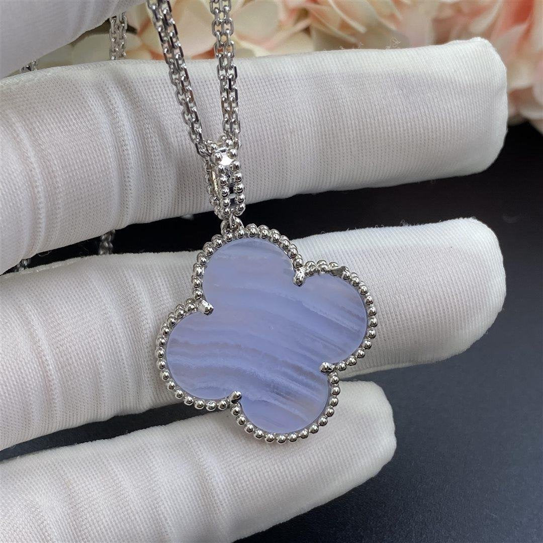 Aura CLOVER SILBER CHALCEDON GROSSE KLEEB LATT HALSKETTE