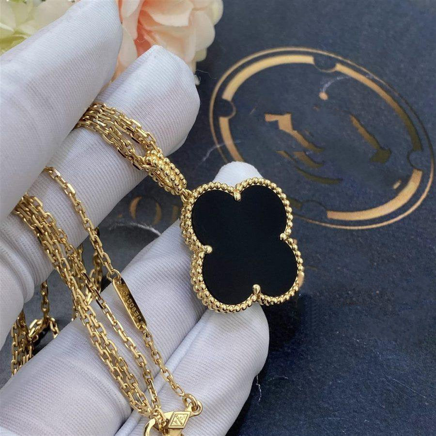 Aura CLOVER 25MM GOLD ONYX BIG CLOVER NECKLACE