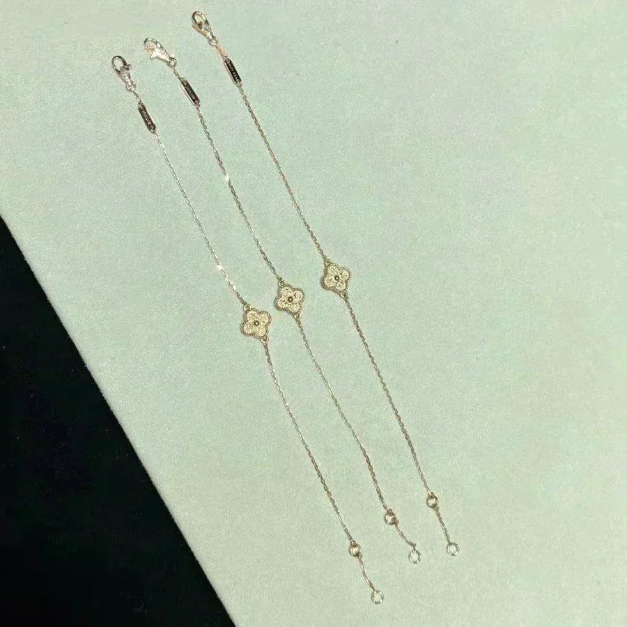 Aura CLOVER SINGLE FLOWER BRACELET