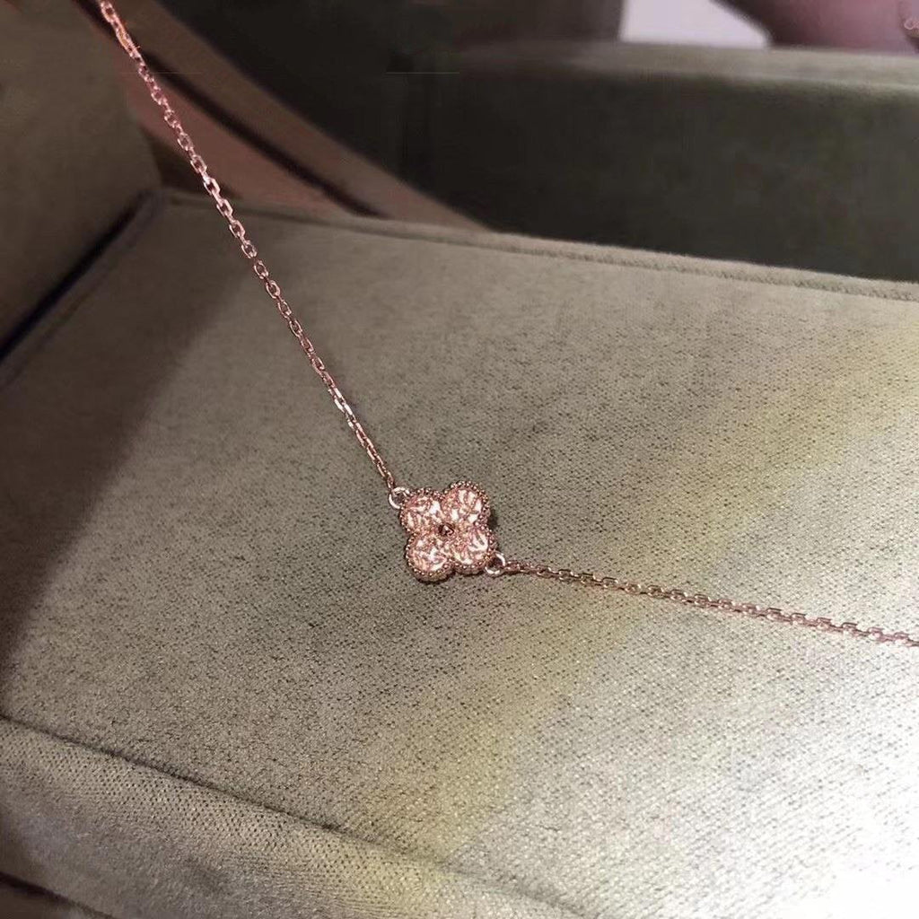 Aura CLOVER SINGLE FLOWER BRACELET