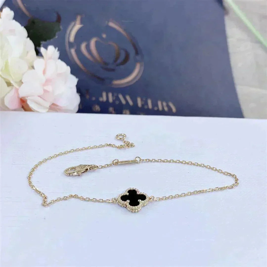 Aura CLOVER ONYX SINGLE FLOWER BRACELET
