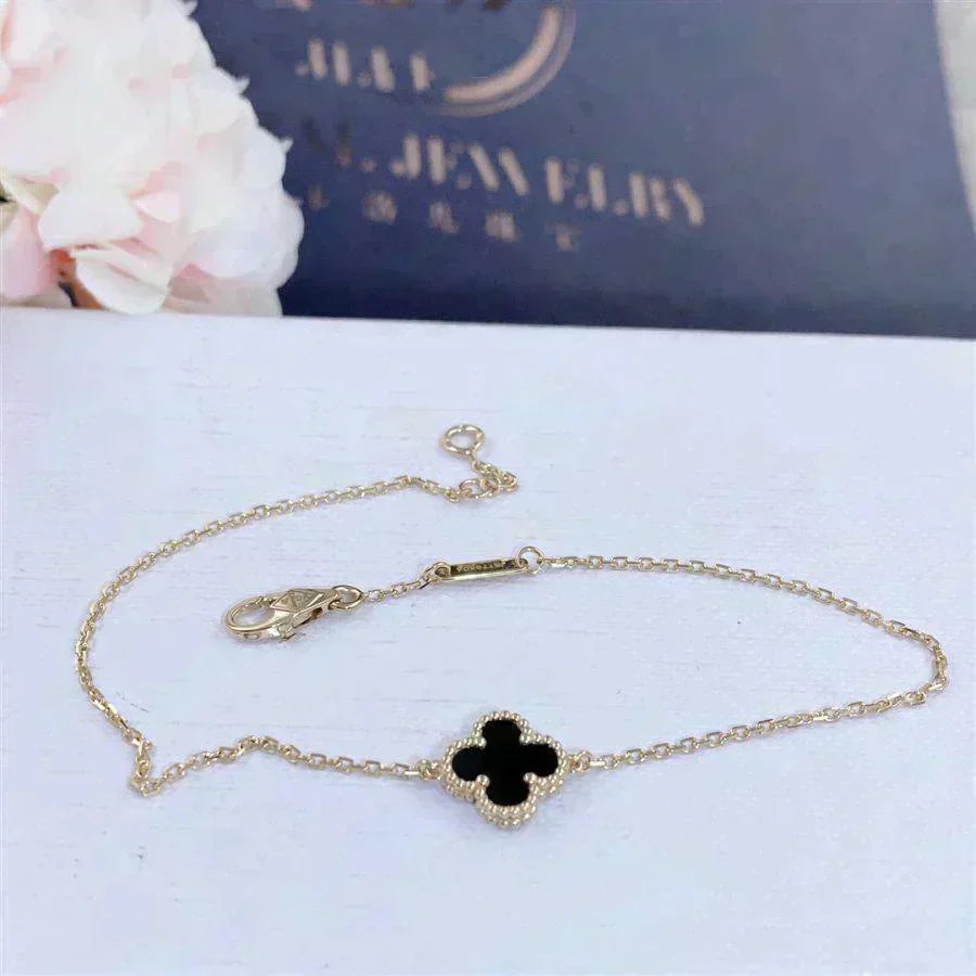 Aura CLOVER ONYX EINZELBLUMEN-ARMBAND