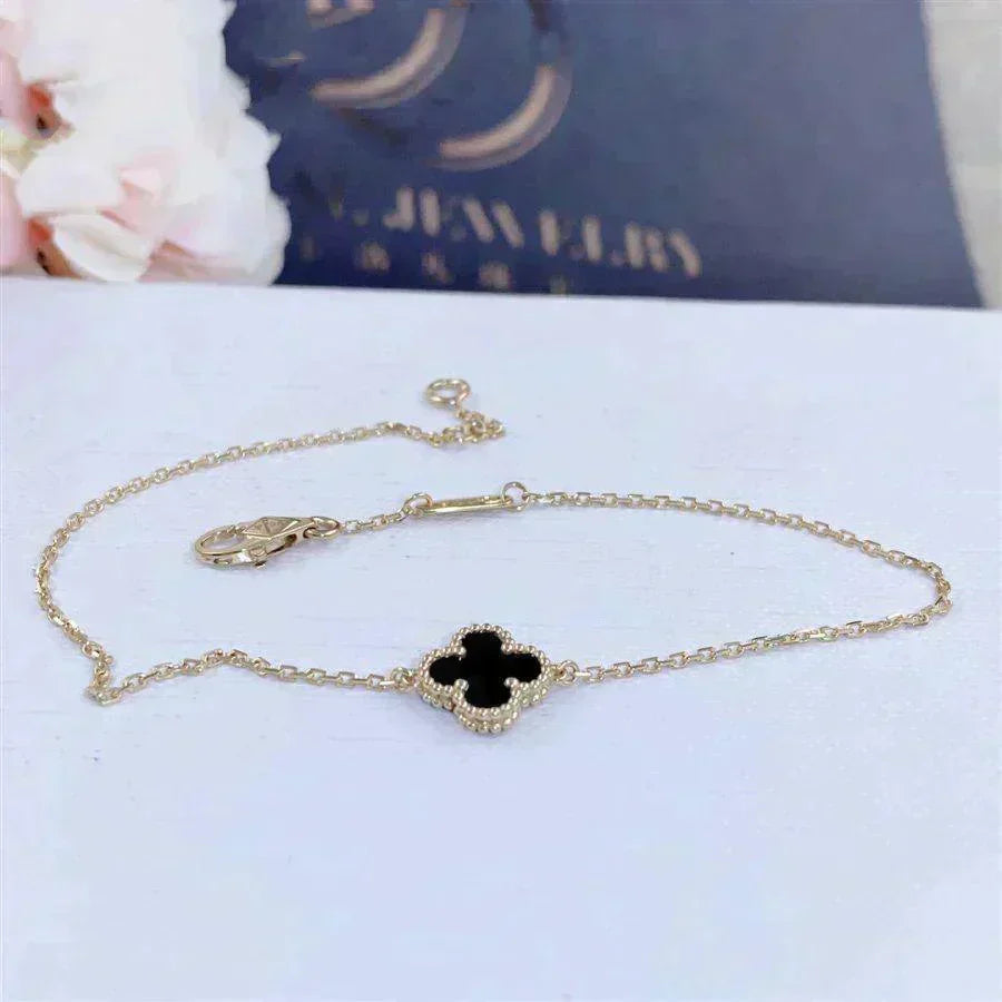 Aura CLOVER ONYX EINZELBLUMEN-ARMBAND