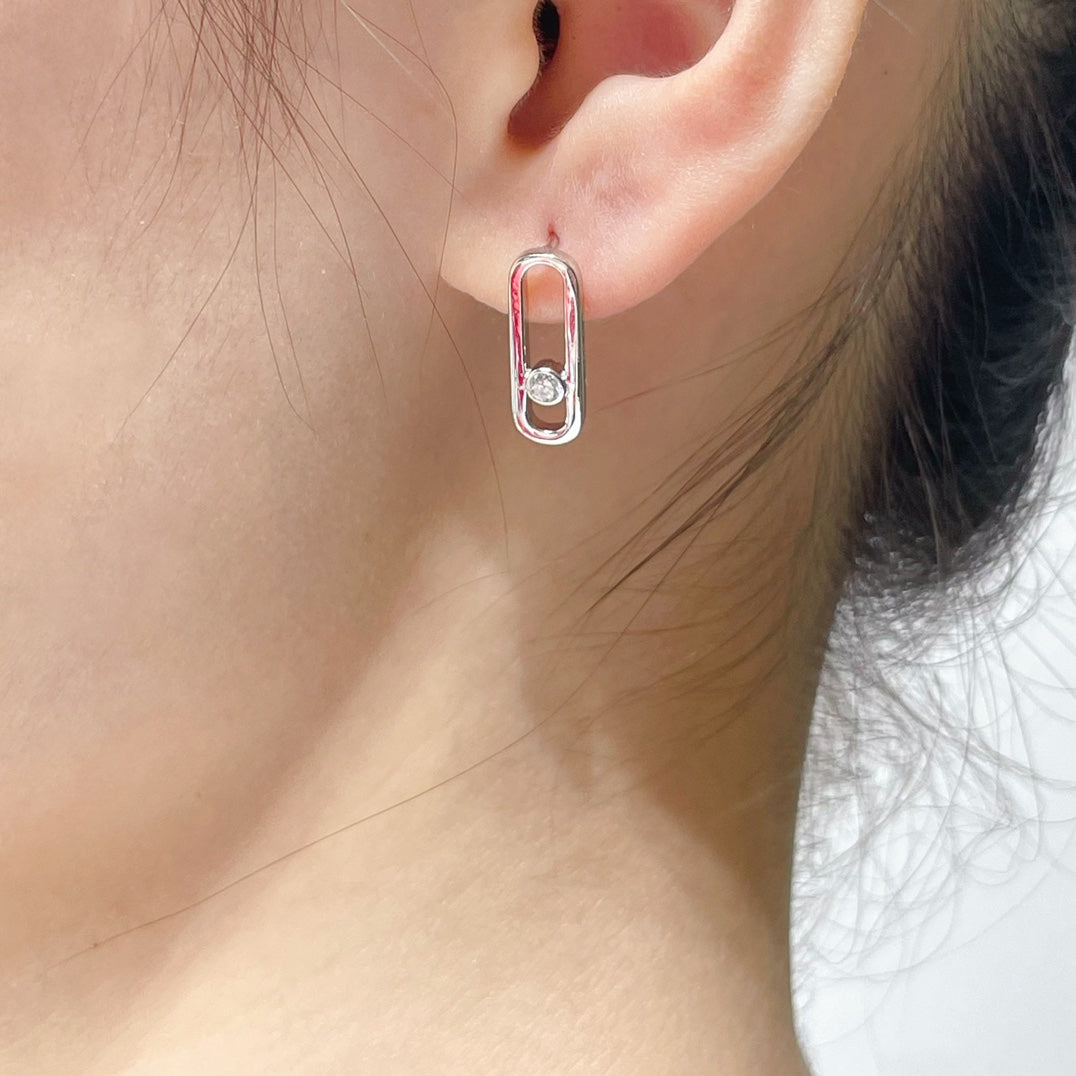 [Aura ] MOVE UNO SMALL 1 DIAMOND EARRINGS