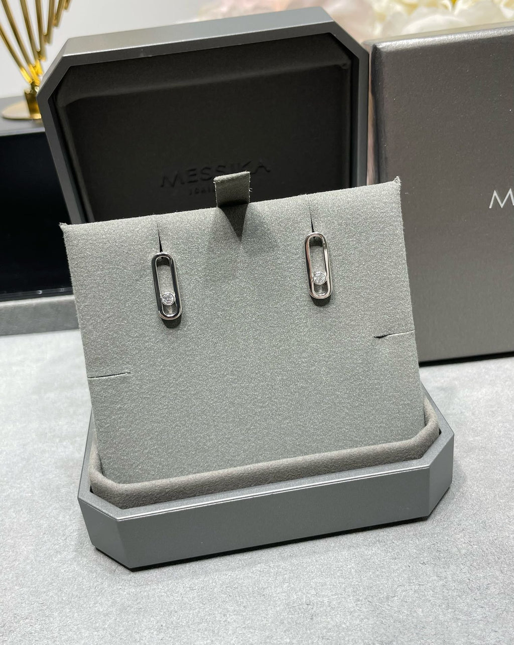 [Aura ] MOVE UNO SMALL 1 DIAMOND EARRINGS