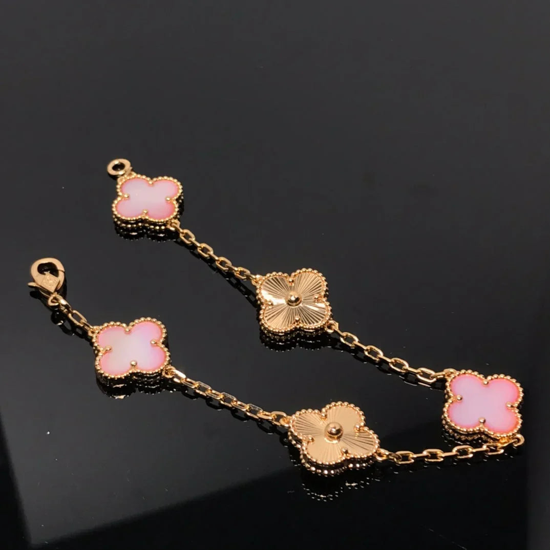 [Aura ]Neue CLOVER 5 MOTIVE ROSÉ-PERLMUTT-ARMBAND-KOLLEKTION