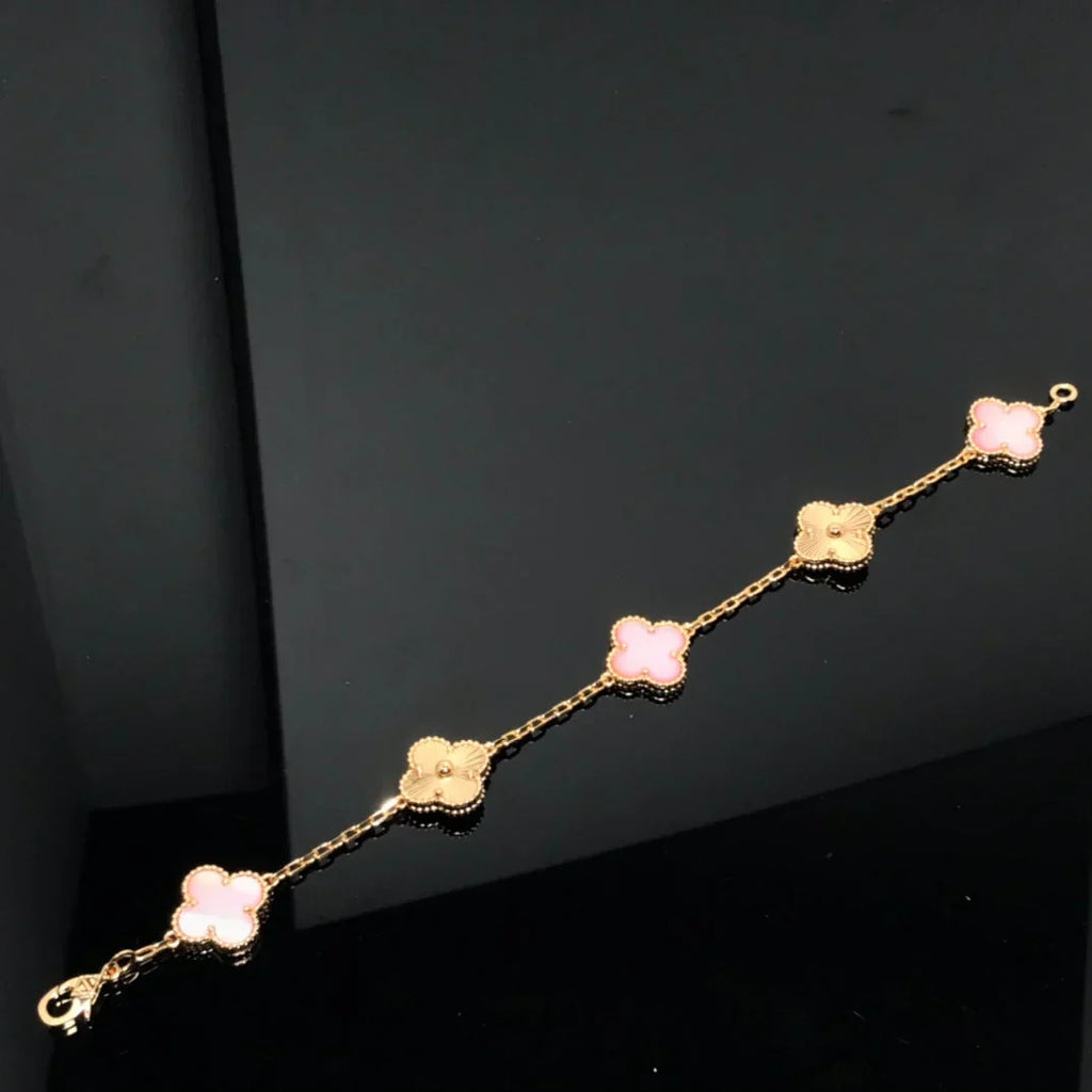[Aura ]Neue CLOVER 5 MOTIVE ROSÉ-PERLMUTT-ARMBAND-KOLLEKTION