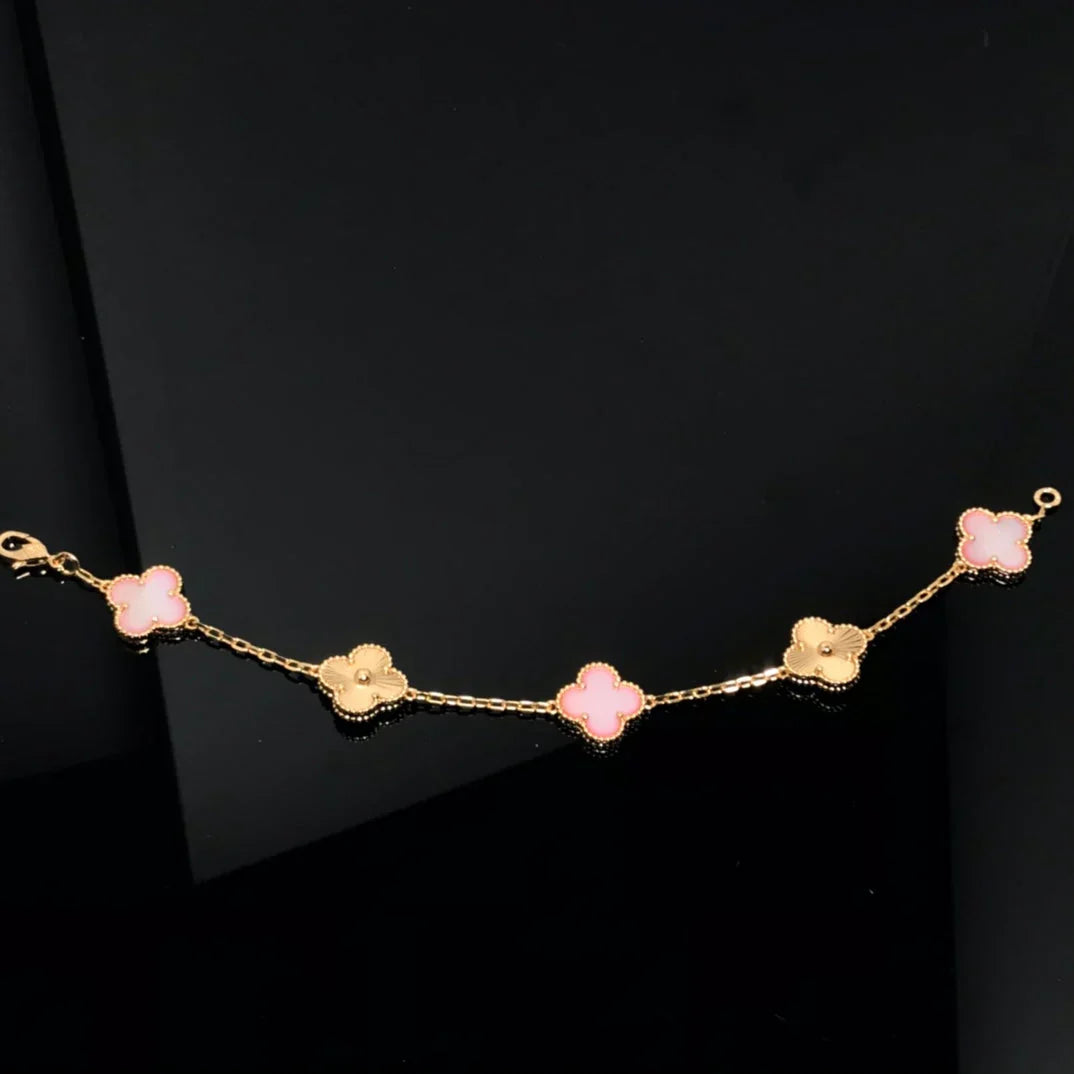 [Aura ]Neue CLOVER 5 MOTIVE ROSÉ-PERLMUTT-ARMBAND-KOLLEKTION