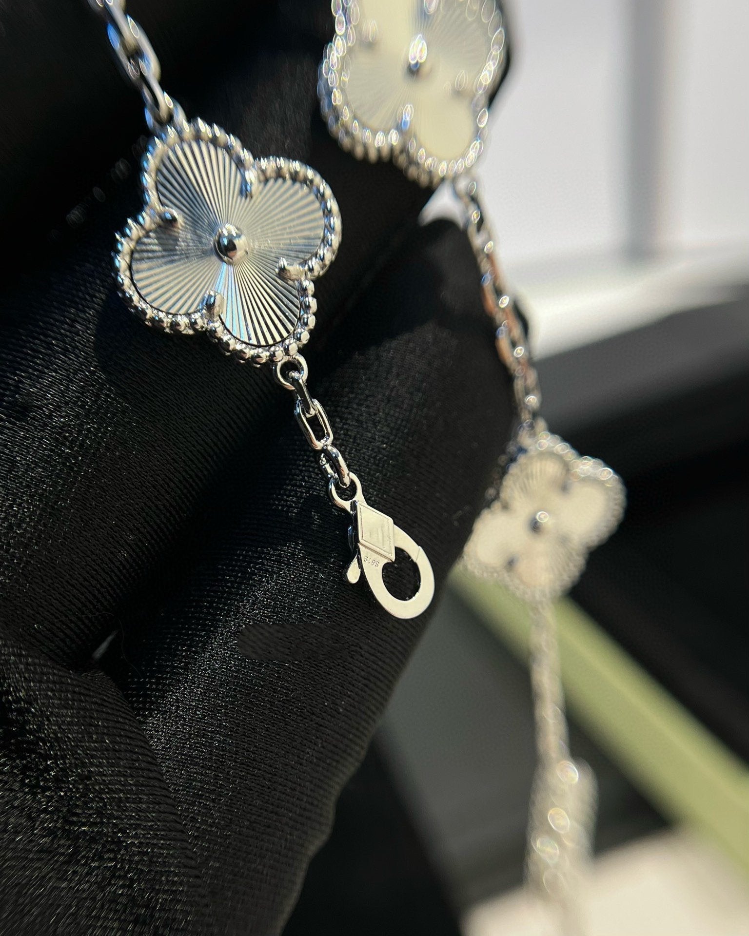 [Aura ]New  CLOVER 5 MOTIF LASER BRACELET COLLECTION
